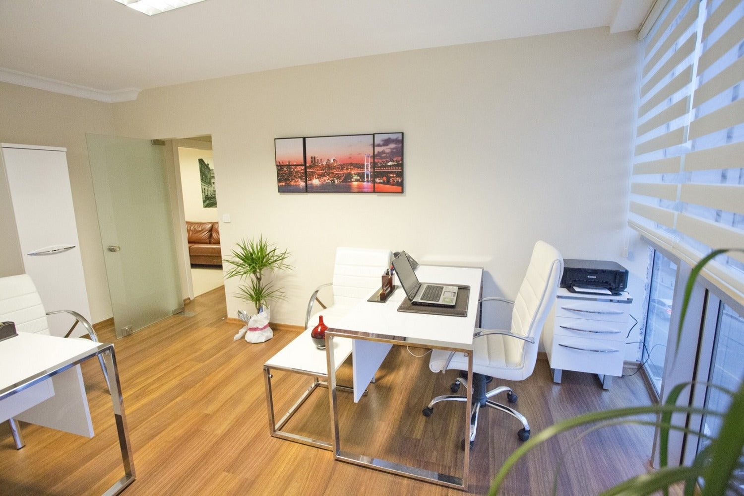 Beyaz Ofis Mobilya Takımları Ulaş Bey İstanbul