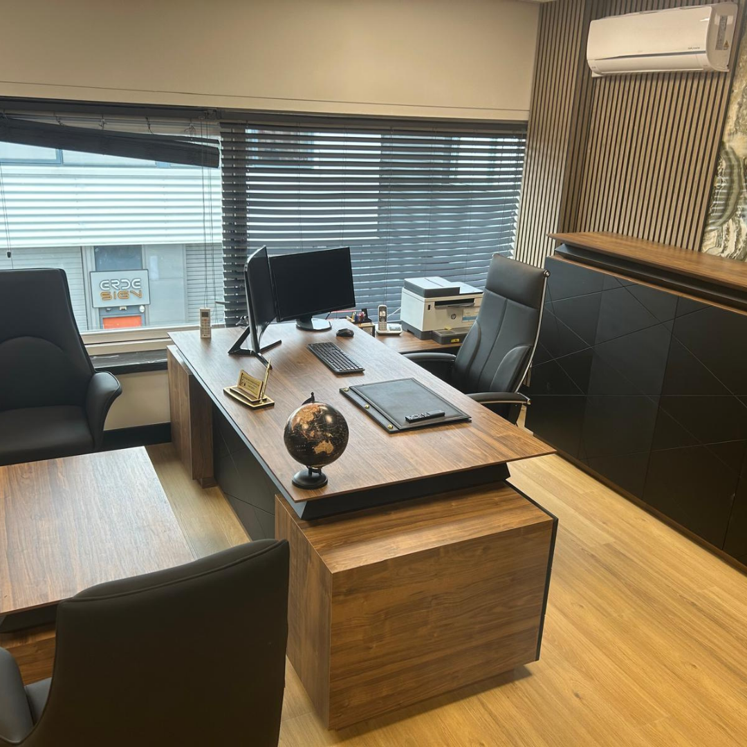 Master-Bouwbedrijf Ofis Takımı