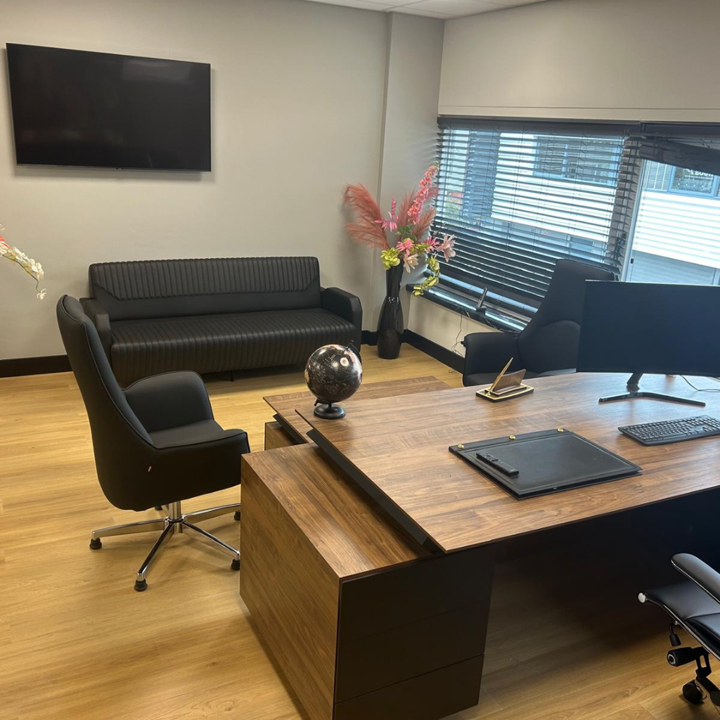 Master-Bouwbedrijf Ofis Takımı