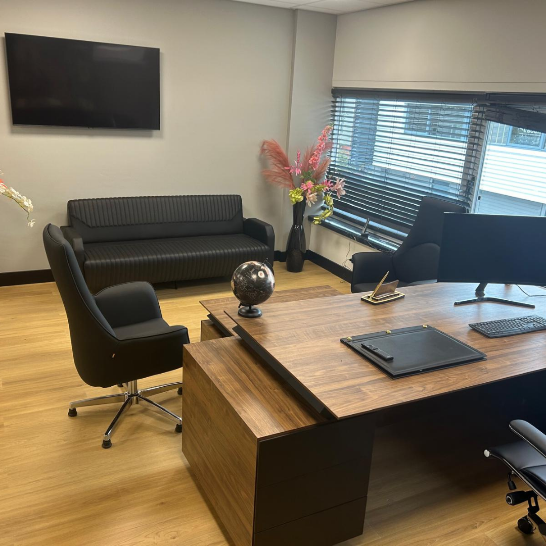 Master-Bouwbedrijf Ofis Takımı