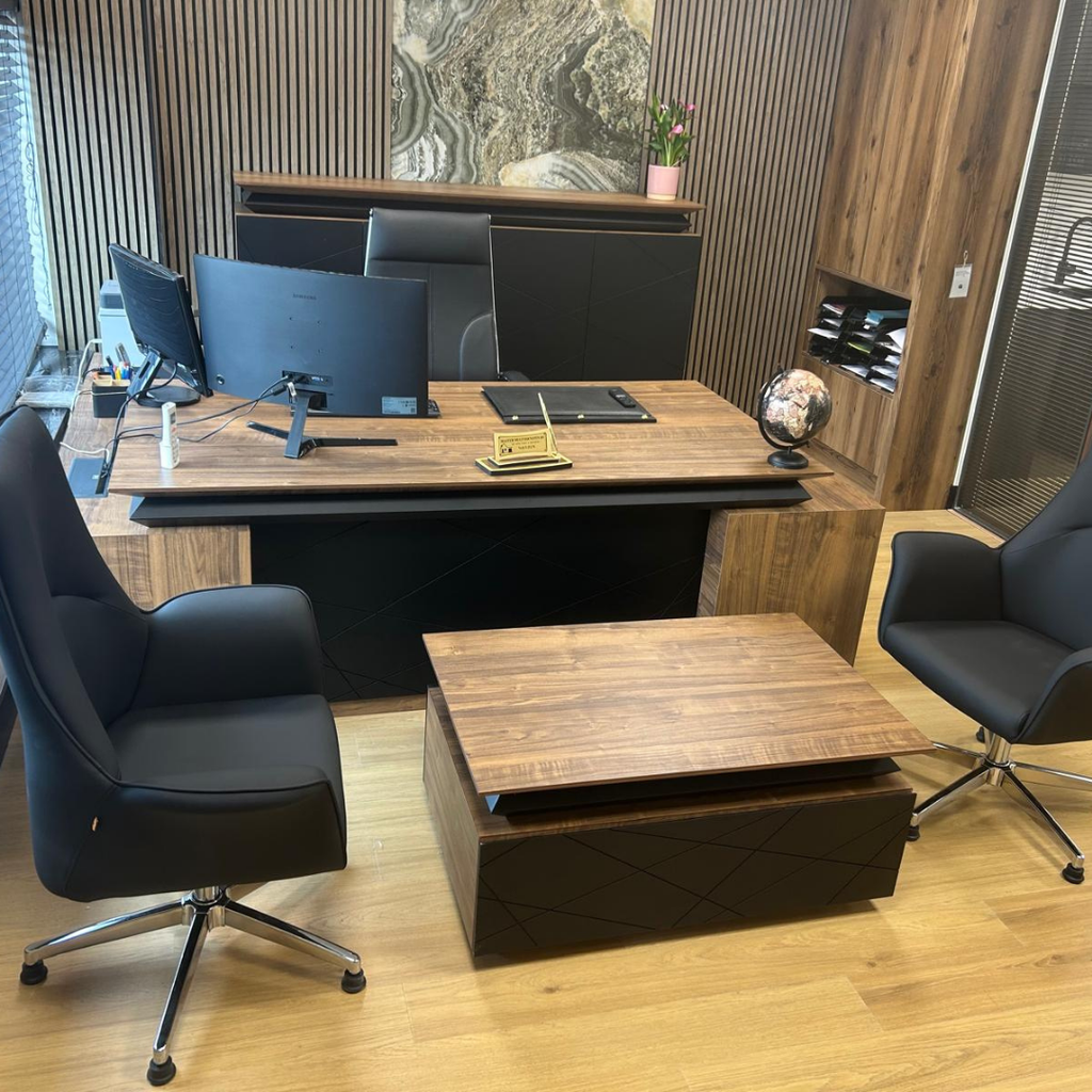 Master-Bouwbedrijf Ofis Takımı