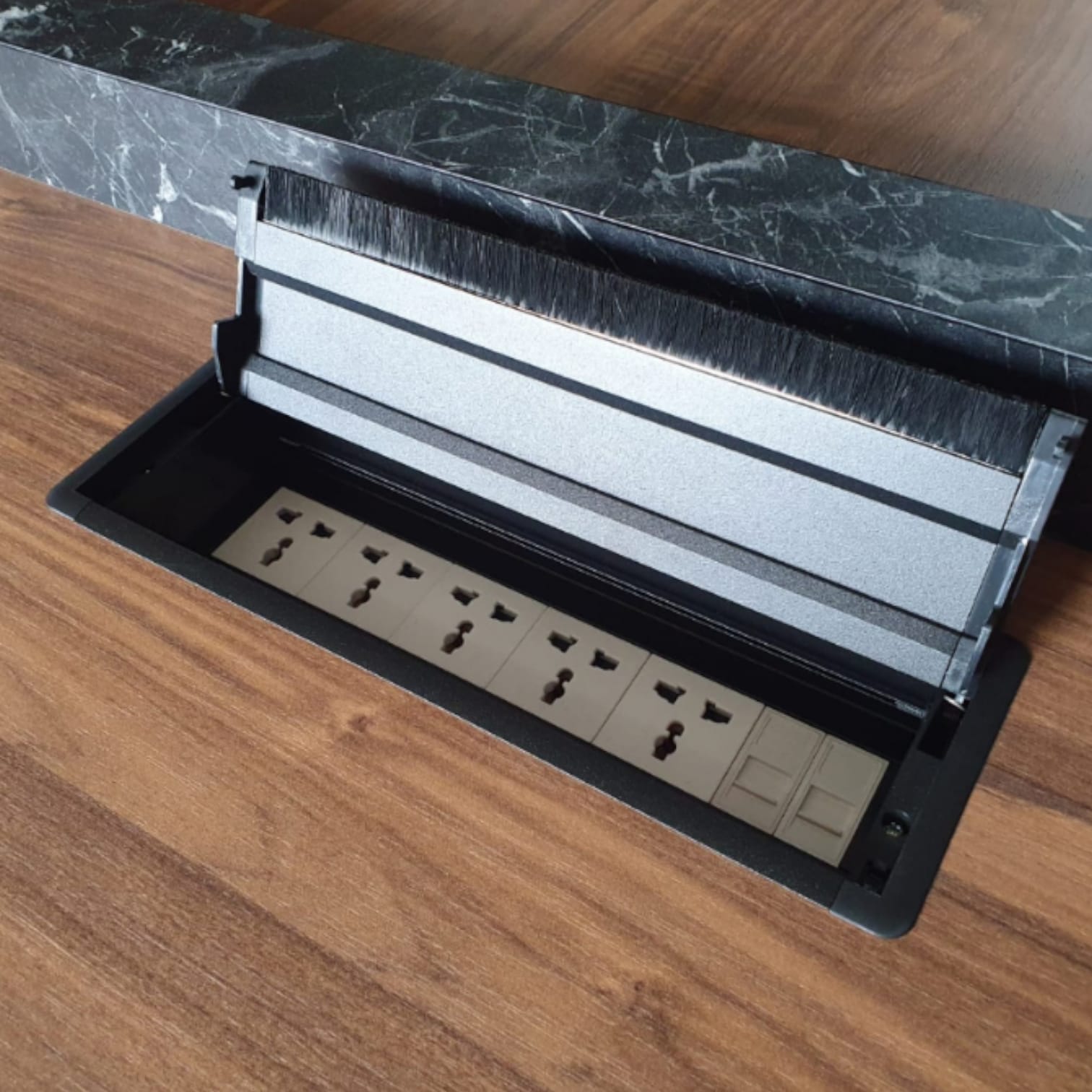 Vergadertafel met houten marmerpatroon