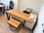 İstanbul Ofis Mobilya tasarımı ahşap görünümlü modern okul öğretmeni masası ve siyah ofis koltuğu