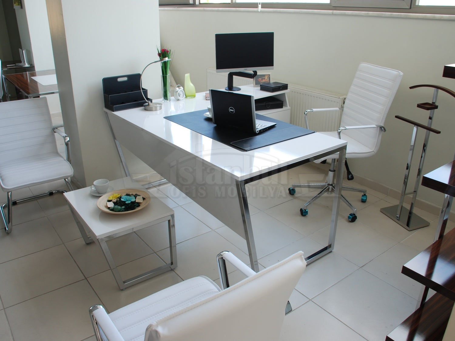 New Zealand L-Shaped Desk Set