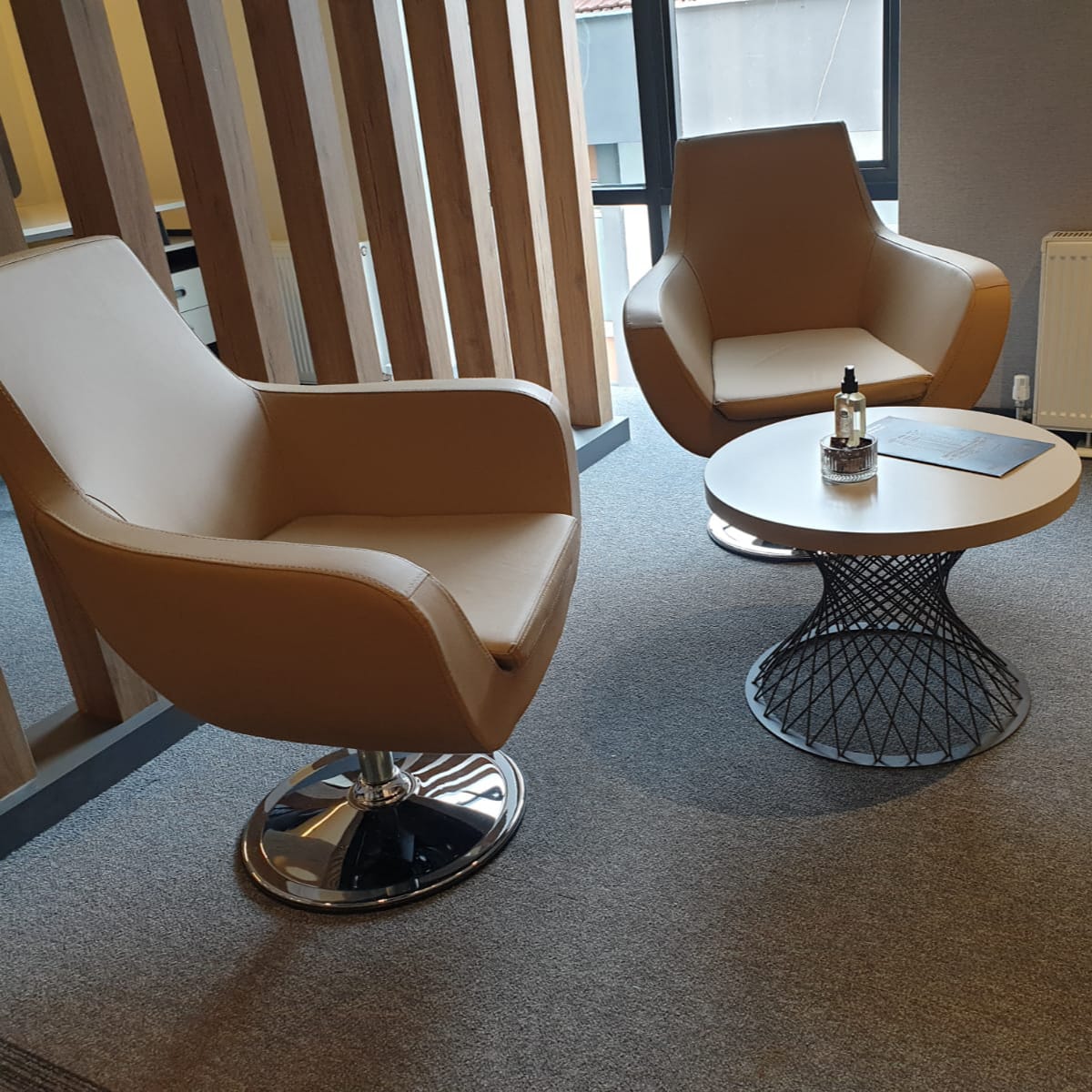 Kayra Waiting Armchair Bergere - Flans Legs