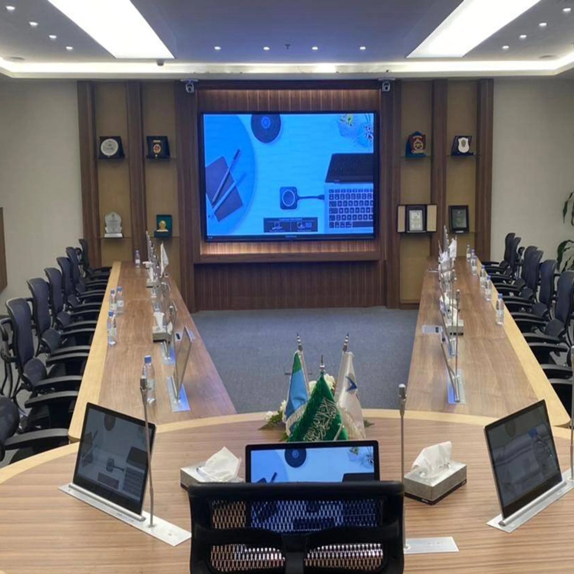 MIC 'i Kamera ile Kaldırma Sistemli Toplantı Masası İstanbul Ofis Mobilya