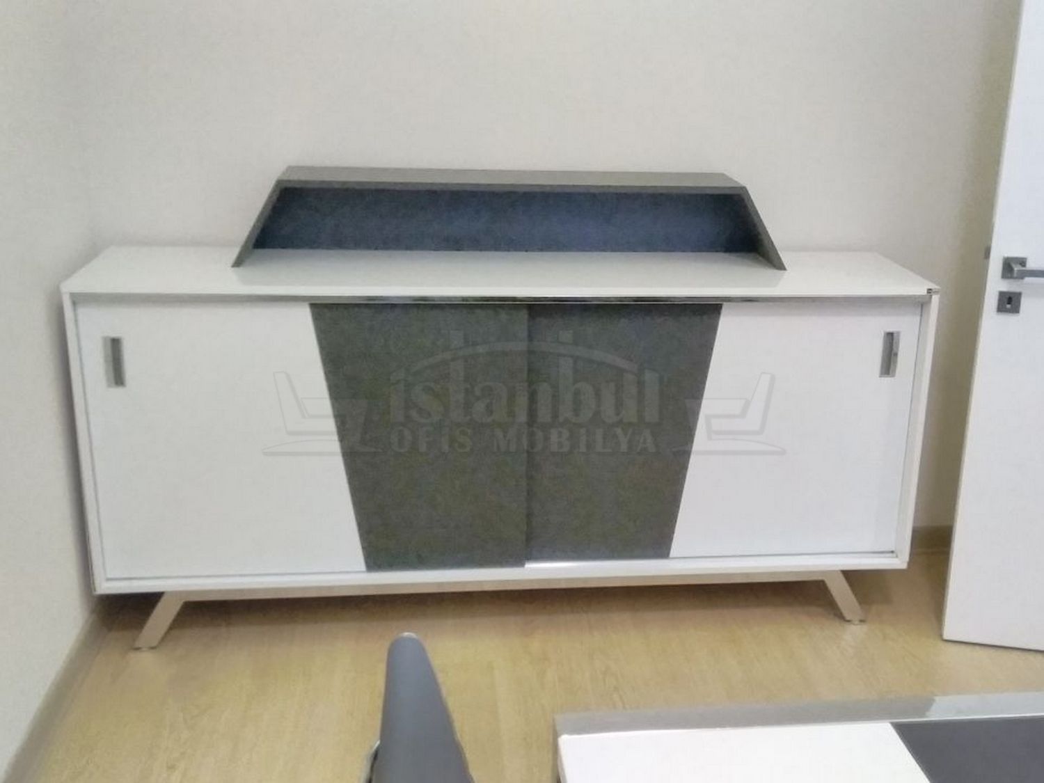 Rivano Ofis Dolabı