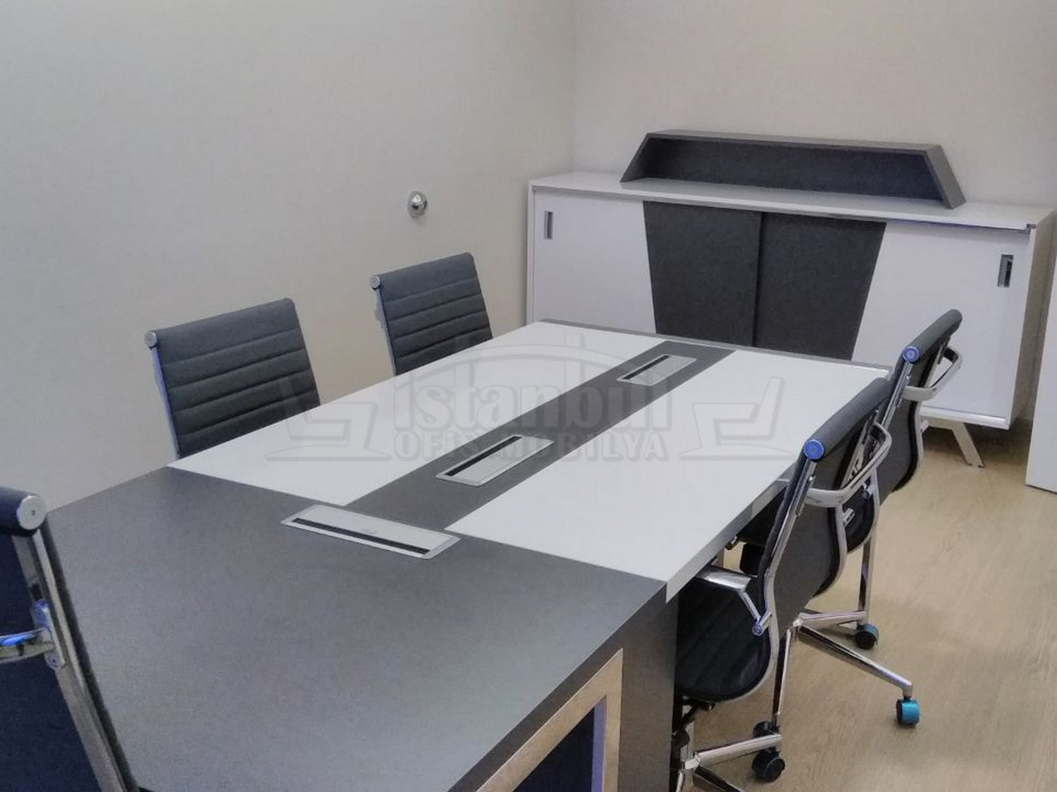 Rivano Ofis Dolabı