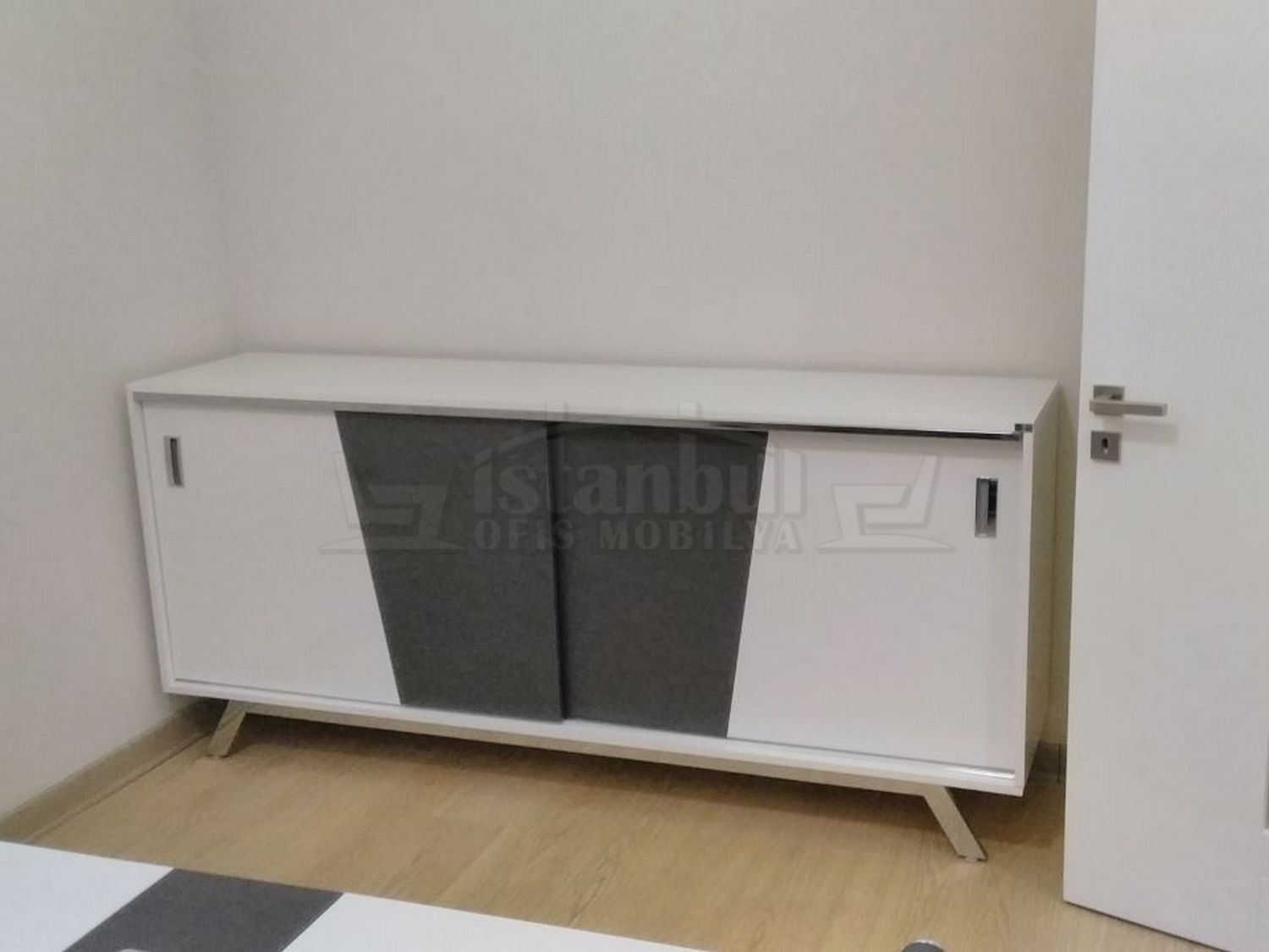 Rivano Ofis Dolabı