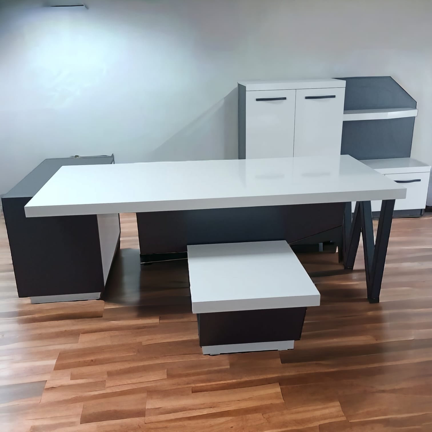 Ofis Masası Uzay ISTANBUL-TSI